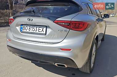 Внедорожник / Кроссовер Infiniti QX30 2017 в 