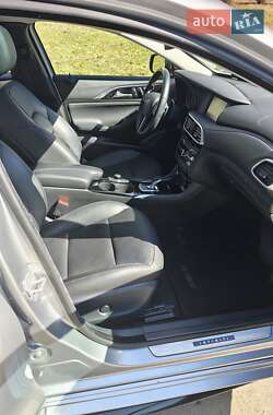 Внедорожник / Кроссовер Infiniti QX30 2017 в 