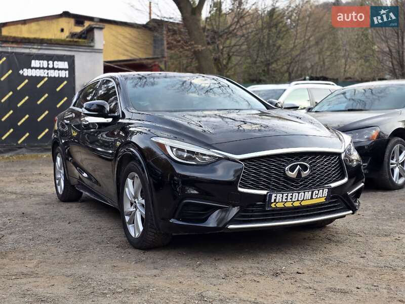 Позашляховик / Кросовер Infiniti QX30 2017 в Львові