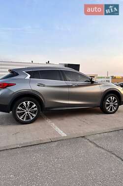 Внедорожник / Кроссовер Infiniti QX30 2016 в Киеве