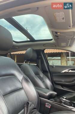 Внедорожник / Кроссовер Infiniti QX30 2016 в 