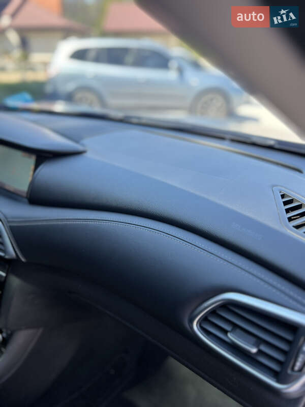 Внедорожник / Кроссовер Infiniti QX30 2016 в Днепре
