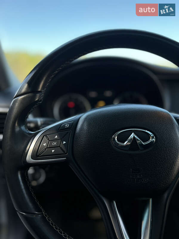 Внедорожник / Кроссовер Infiniti QX30 2016 в Днепре