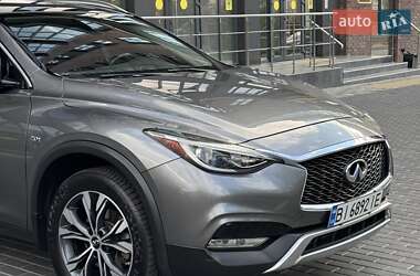 Внедорожник / Кроссовер Infiniti QX30 2016 в 
