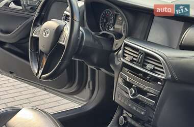 Внедорожник / Кроссовер Infiniti QX30 2016 в 