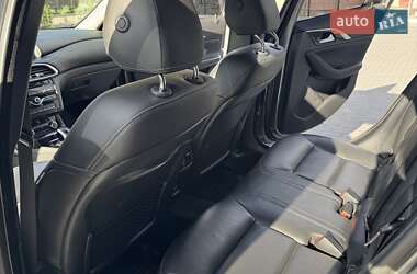 Внедорожник / Кроссовер Infiniti QX30 2016 в 