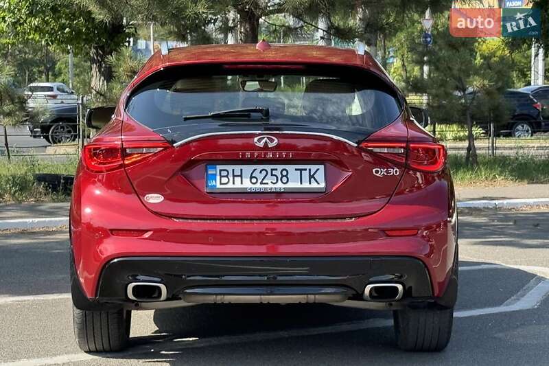 Внедорожник / Кроссовер Infiniti QX30 2016 в Львове