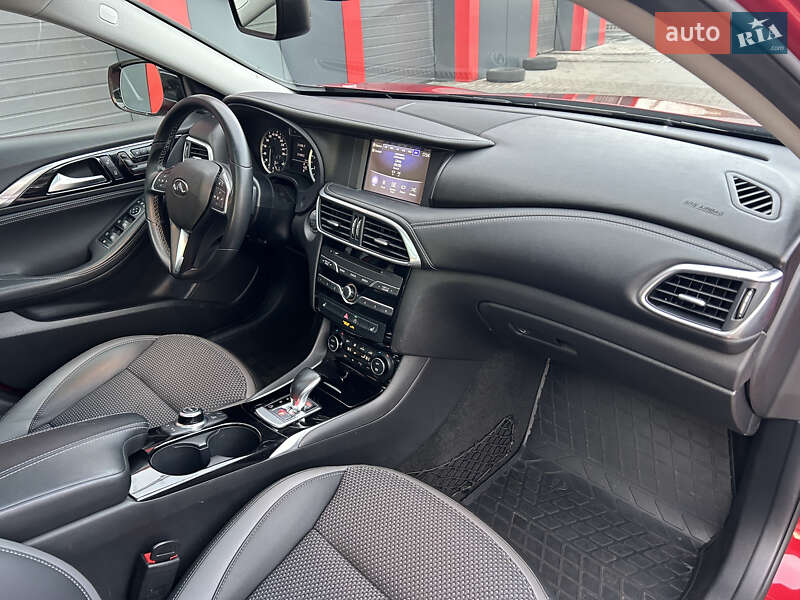 Позашляховик / Кросовер Infiniti QX30 2018 в Черкасах
