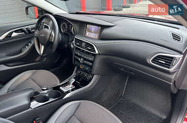 Позашляховик / Кросовер Infiniti QX30 2018 в 