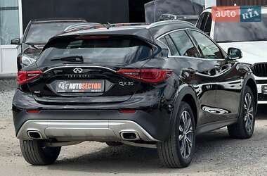 Внедорожник / Кроссовер Infiniti QX30 2016 в 