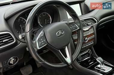 Внедорожник / Кроссовер Infiniti QX30 2016 в 