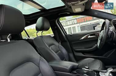 Внедорожник / Кроссовер Infiniti QX30 2016 в 