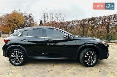 Внедорожник / Кроссовер Infiniti QX30 2016 в 