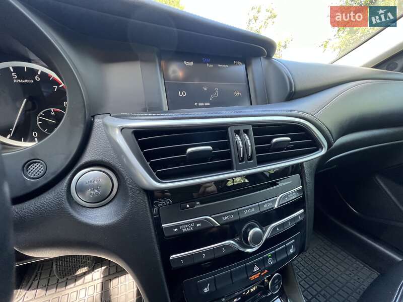 Внедорожник / Кроссовер Infiniti QX30 2016 в Киеве