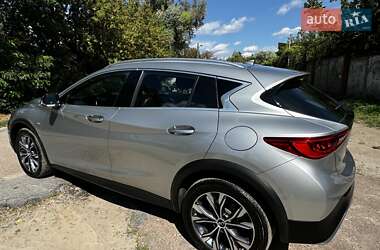 Позашляховик / Кросовер Infiniti QX30 2016 в 