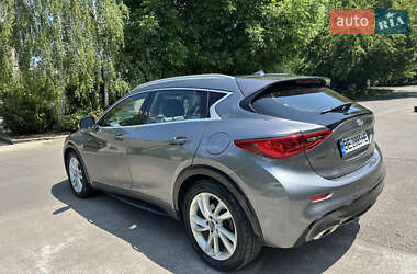 Внедорожник / Кроссовер Infiniti QX30 2016 в 