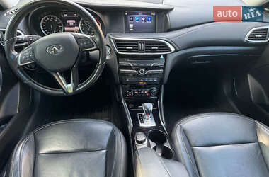 Внедорожник / Кроссовер Infiniti QX30 2017 в 