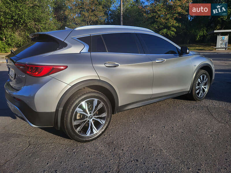 Внедорожник / Кроссовер Infiniti QX30 2016 в Днепре