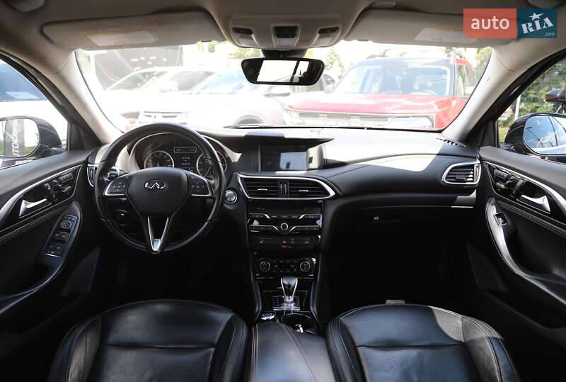 Позашляховик / Кросовер Infiniti QX30 2017 в Харкові