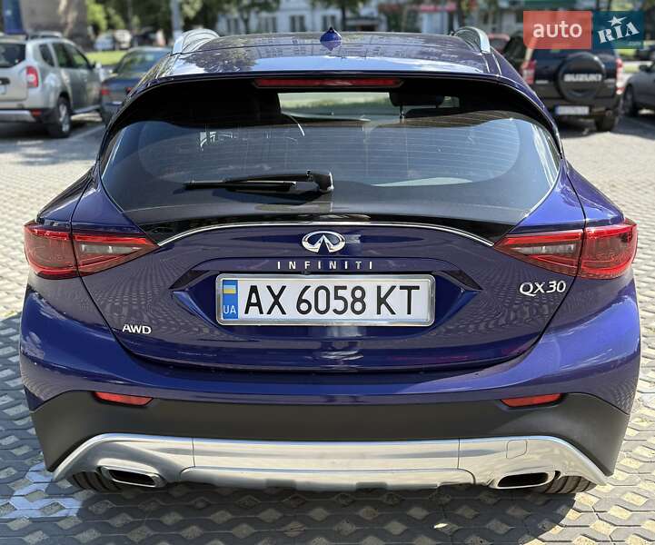 Внедорожник / Кроссовер Infiniti QX30 2016 в Харькове