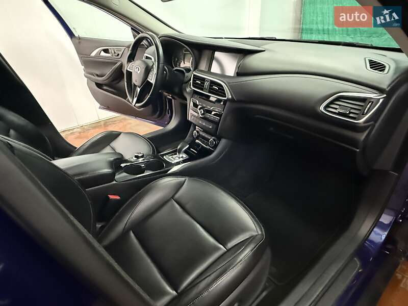 Внедорожник / Кроссовер Infiniti QX30 2016 в Харькове