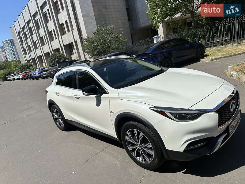 Внедорожник / Кроссовер Infiniti QX30 2016 в Одессе