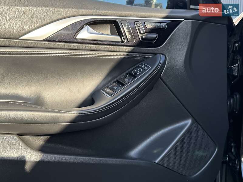 Внедорожник / Кроссовер Infiniti QX30 2016 в Киеве