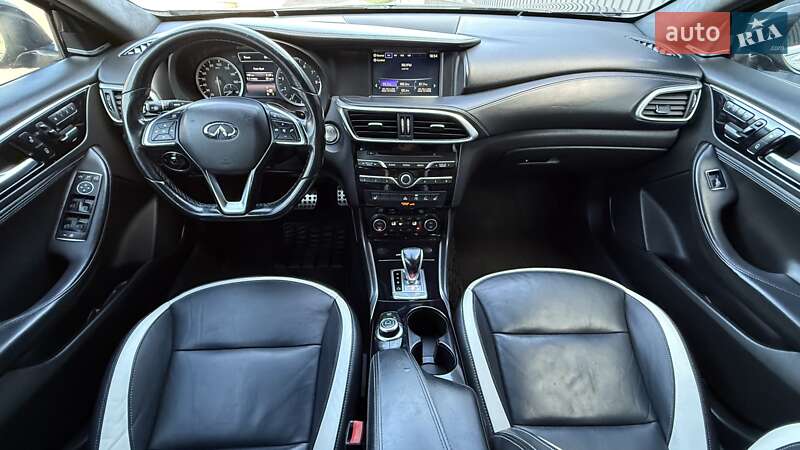 Внедорожник / Кроссовер Infiniti QX30 2016 в Киеве