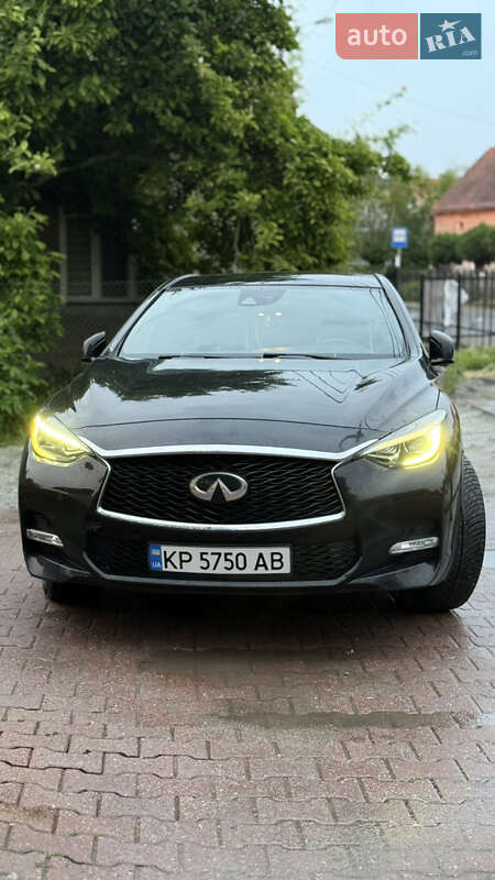 Позашляховик / Кросовер Infiniti QX30 2016 в Запоріжжі