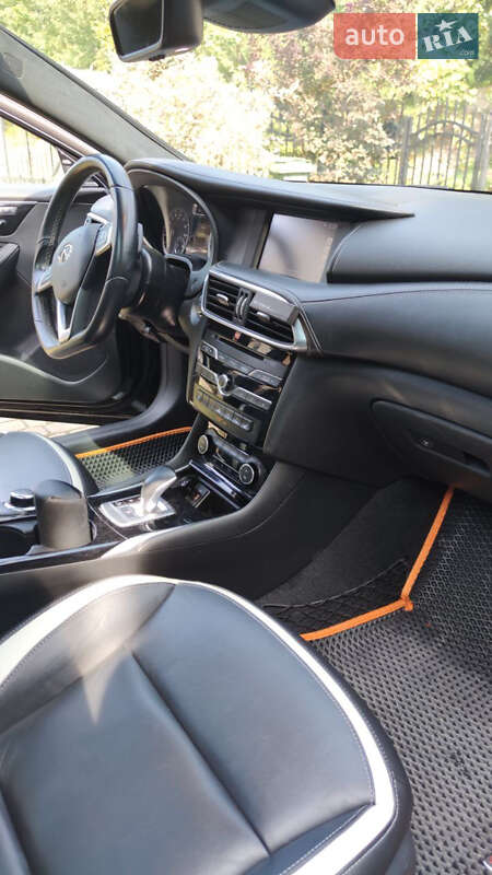 Позашляховик / Кросовер Infiniti QX30 2016 в Запоріжжі