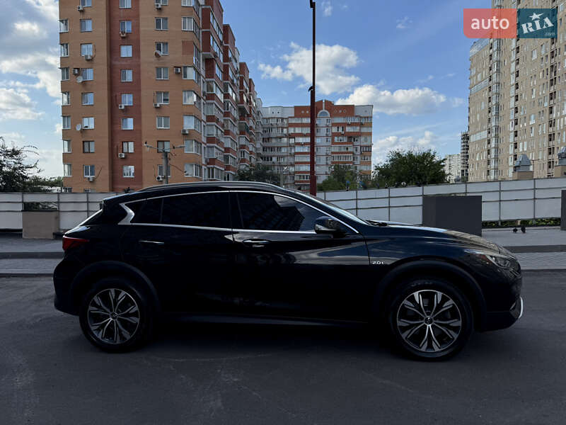 Внедорожник / Кроссовер Infiniti QX30 2016 в Харькове