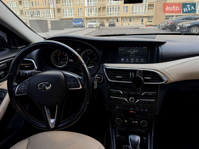 Внедорожник / Кроссовер Infiniti QX30 2016 в Харькове