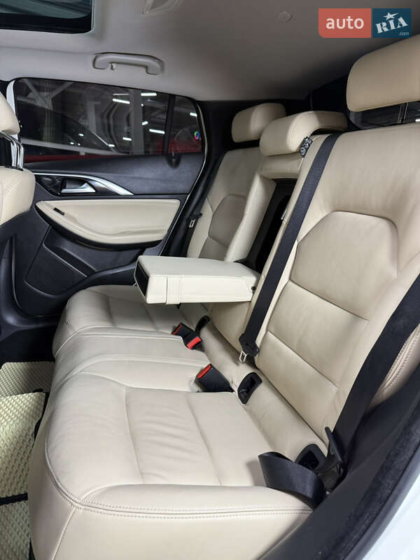 Позашляховик / Кросовер Infiniti QX30 2017 в Одесі