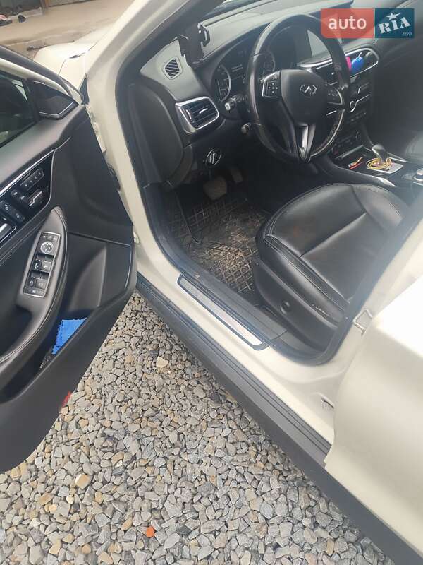 Внедорожник / Кроссовер Infiniti QX30 2017 в Львове