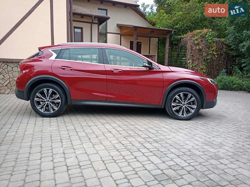 Внедорожник / Кроссовер Infiniti QX30 2016 в Хмельницком