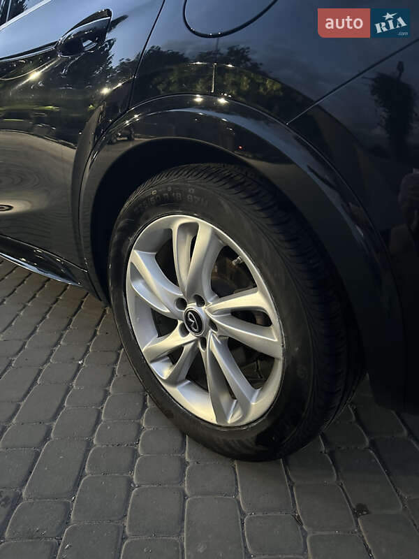 Внедорожник / Кроссовер Infiniti QX30 2016 в Ивано-Франковске