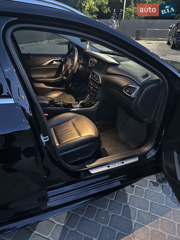 Внедорожник / Кроссовер Infiniti QX30 2016 в Ивано-Франковске