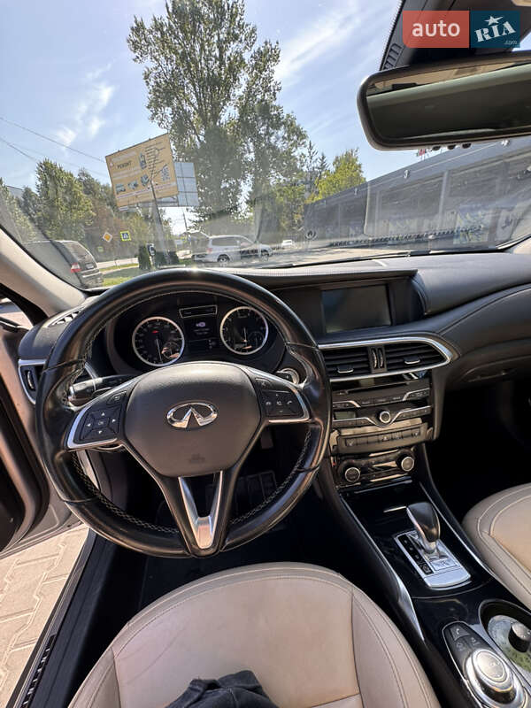 Внедорожник / Кроссовер Infiniti QX30 2016 в Тернополе