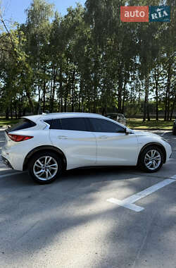 Внедорожник / Кроссовер Infiniti QX30 2017 в 