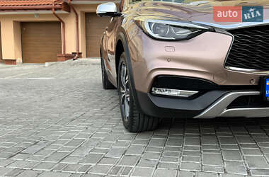 Внедорожник / Кроссовер Infiniti QX30 2017 в 