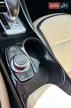 Внедорожник / Кроссовер Infiniti QX30 2018 в 