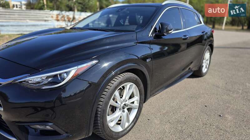 Внедорожник / Кроссовер Infiniti QX30 2017 в Кривом Роге