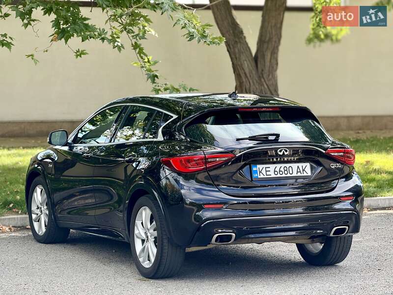 Позашляховик / Кросовер Infiniti QX30 2017 в Дніпрі