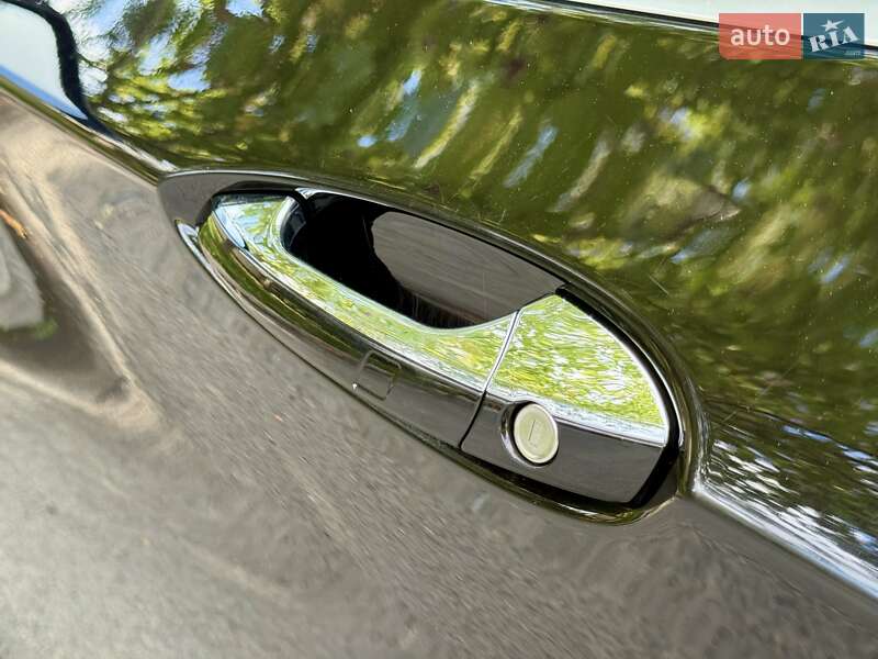 Позашляховик / Кросовер Infiniti QX30 2017 в Дніпрі