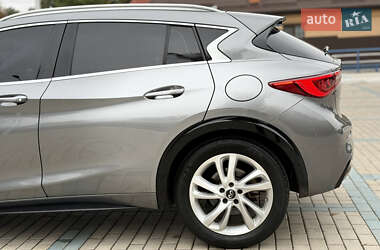 Внедорожник / Кроссовер Infiniti QX30 2016 в 
