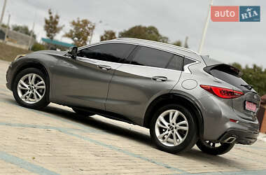 Внедорожник / Кроссовер Infiniti QX30 2016 в 