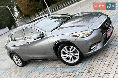 Внедорожник / Кроссовер Infiniti QX30 2016 в 