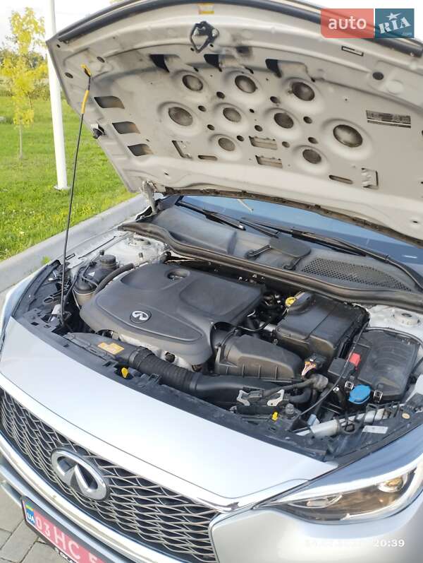 Внедорожник / Кроссовер Infiniti QX30 2017 в Здолбунове