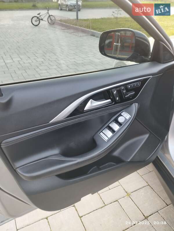 Внедорожник / Кроссовер Infiniti QX30 2017 в Здолбунове