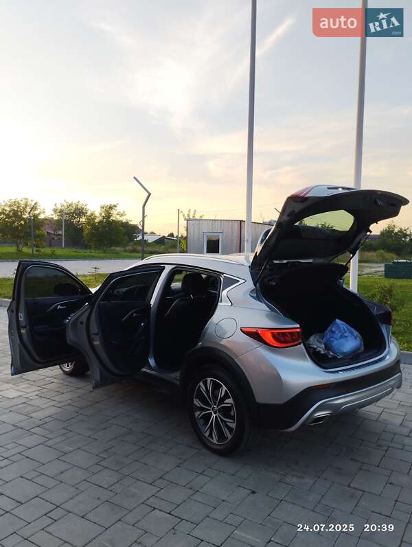 Внедорожник / Кроссовер Infiniti QX30 2017 в Здолбунове